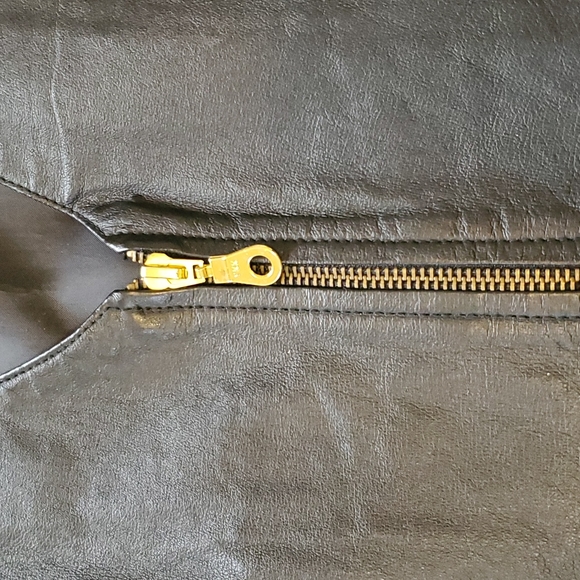 Genuine Leather Vintage Vest - Picture 3 of 11